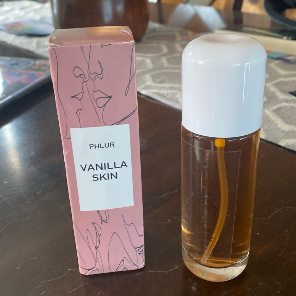 Phlur vanilla skin. Unopened